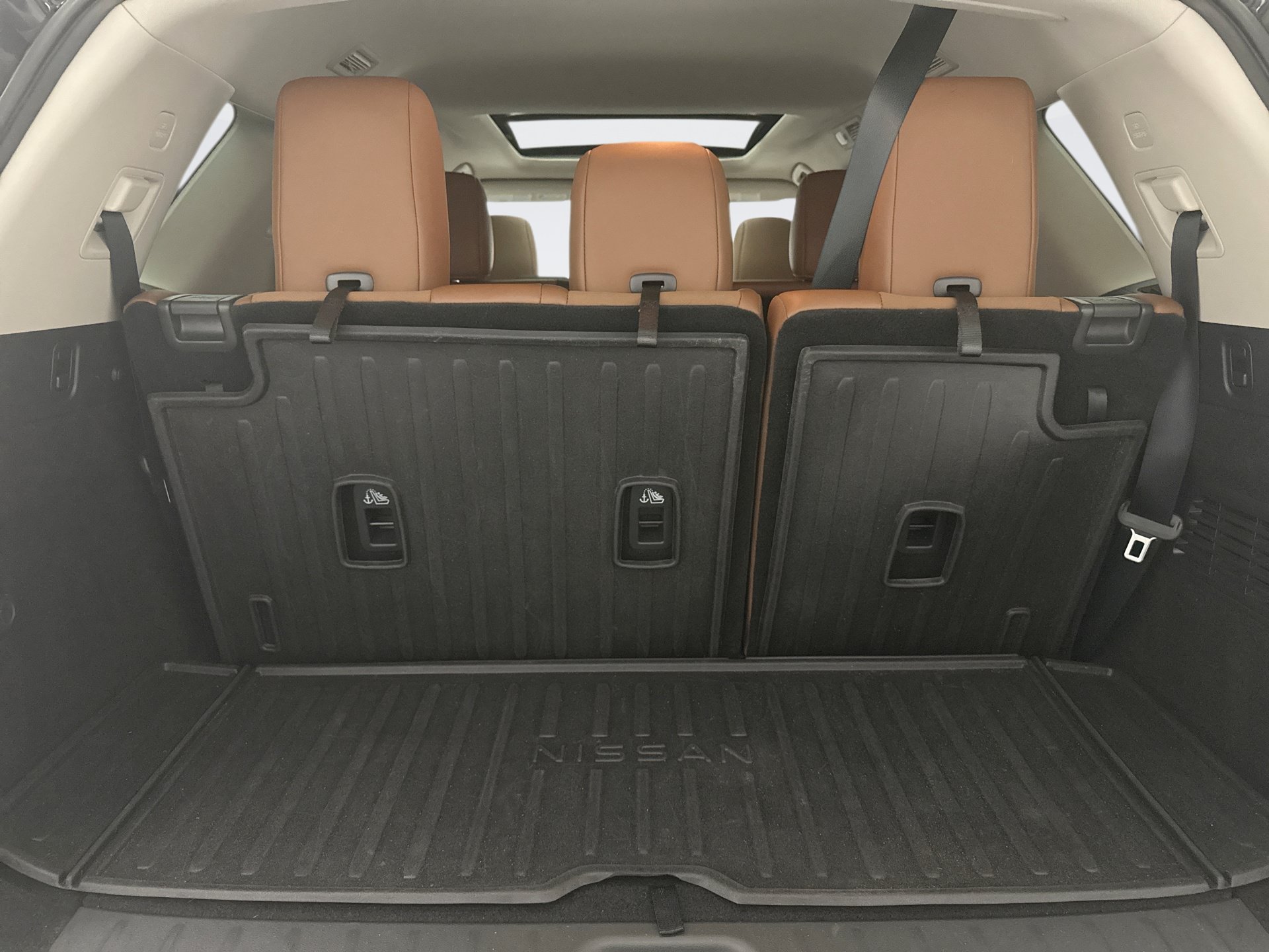 Used 2023 Nissan Pathfinder Platinum w/ Cargo Package AWD/4WD image 25