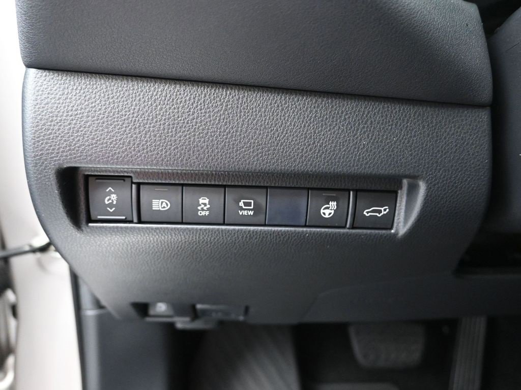 Used 2021 Toyota Venza Limited image 13