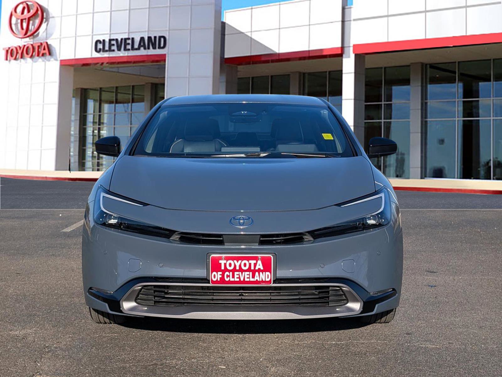 Used 2025 Toyota Prius XLE image 3