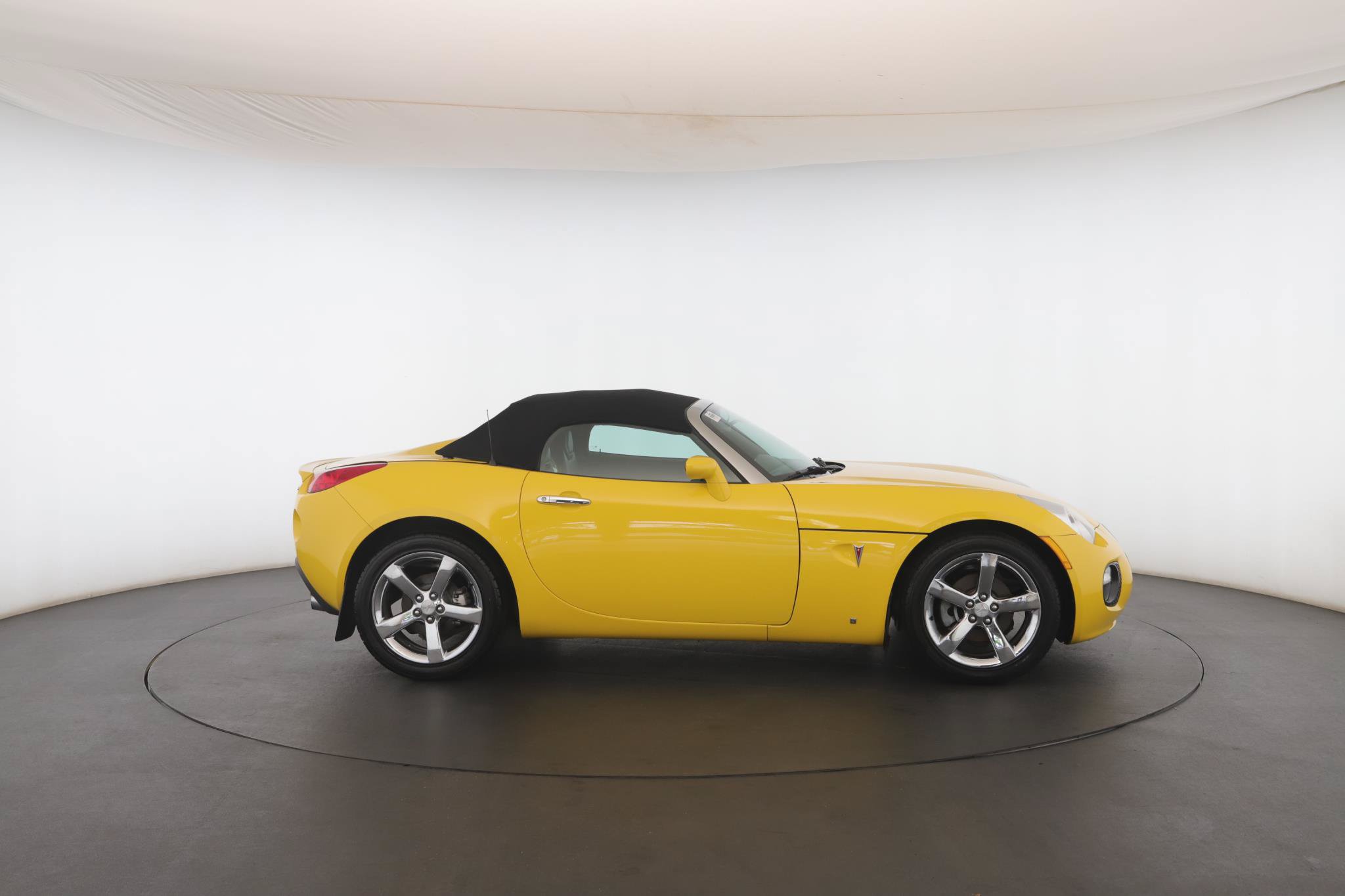 Used 2007 Pontiac Solstice GXP w/ Premium Package RWD image 14