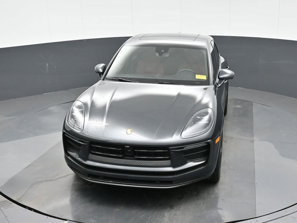 Certified 2023 Porsche Macan image 33