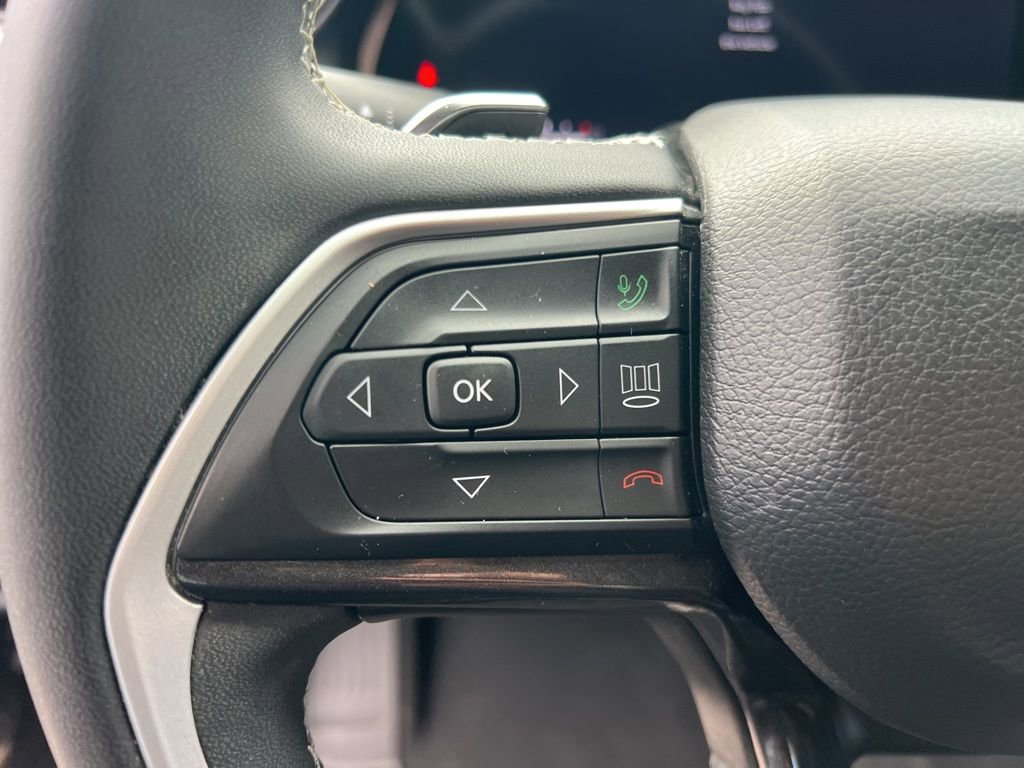 Used 2023 Jeep Grand Cherokee Laredo image 14