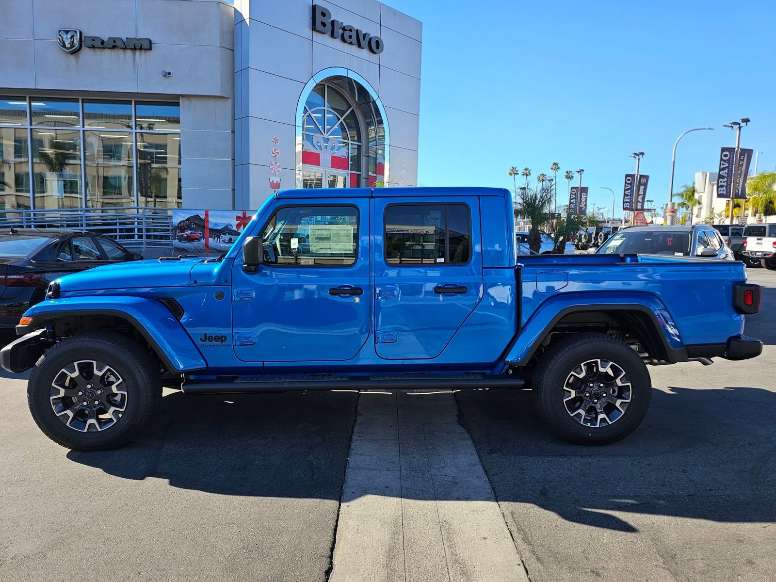 New 2026 Jeep Gladiator Sahara AWD/4WD image 4