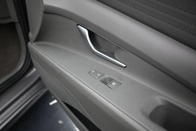 Used 2024 Hyundai Elantra SEL FWD image 35
