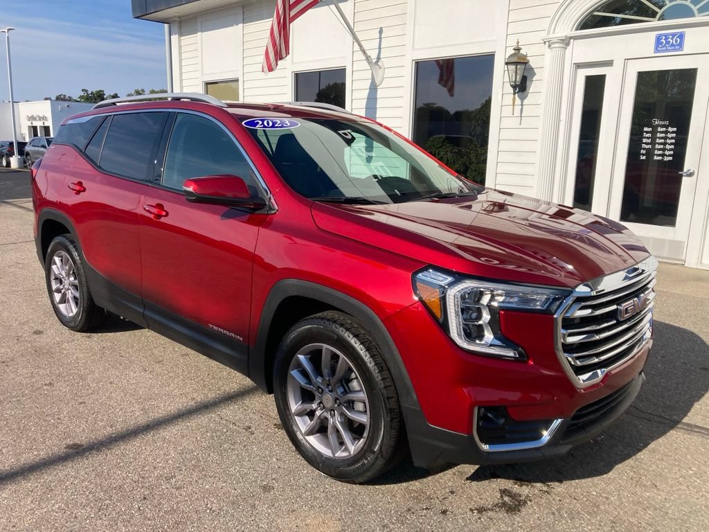 Certified 2023 GMC Terrain SLT w/ Infotainment Package II AWD/4WD image 3