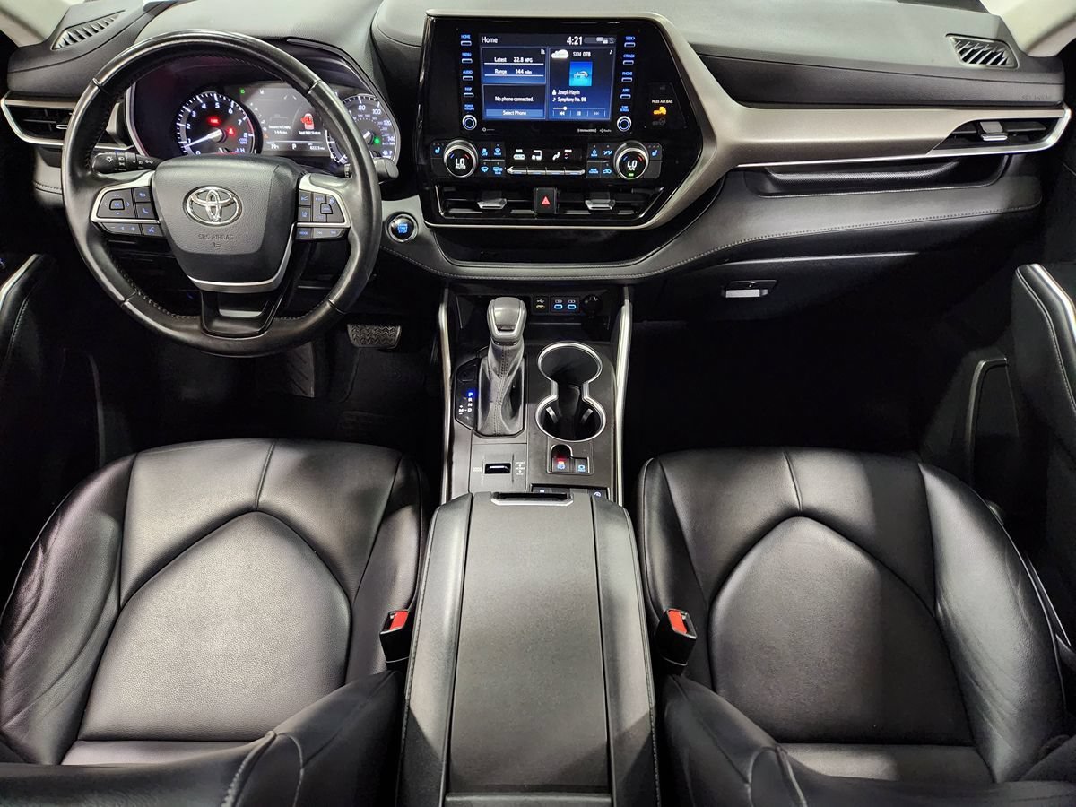 Used 2022 Toyota Highlander XLE FWD image 46