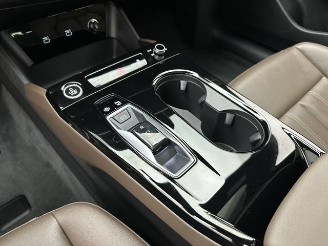 Certified 2025 Audi A6 e-tron Premium Plus w/ Premium Plus AWD/4WD image 20