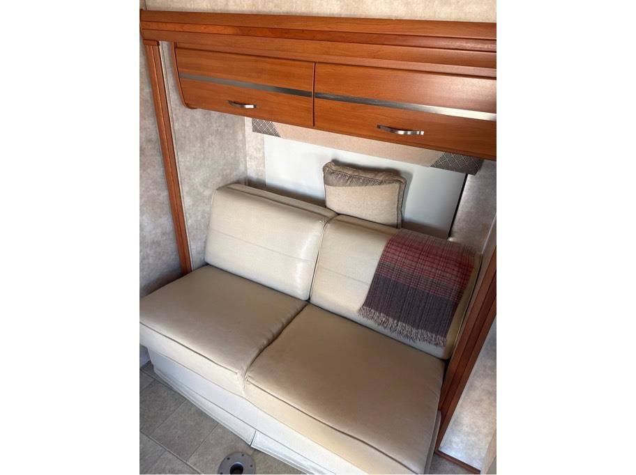 Used 2010 Mercedes-Benz Sprinter 3500 image 36