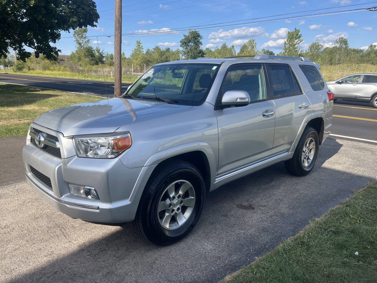 Used 2010 Toyota 4Runner SR5 image 3