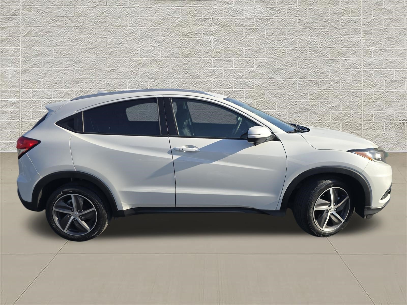 Used 2022 Honda HR-V EX-L image 8