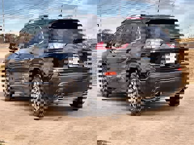 Used 2021 Jeep Cherokee Latitude Lux w/ Comfort/Convenience Group image 5