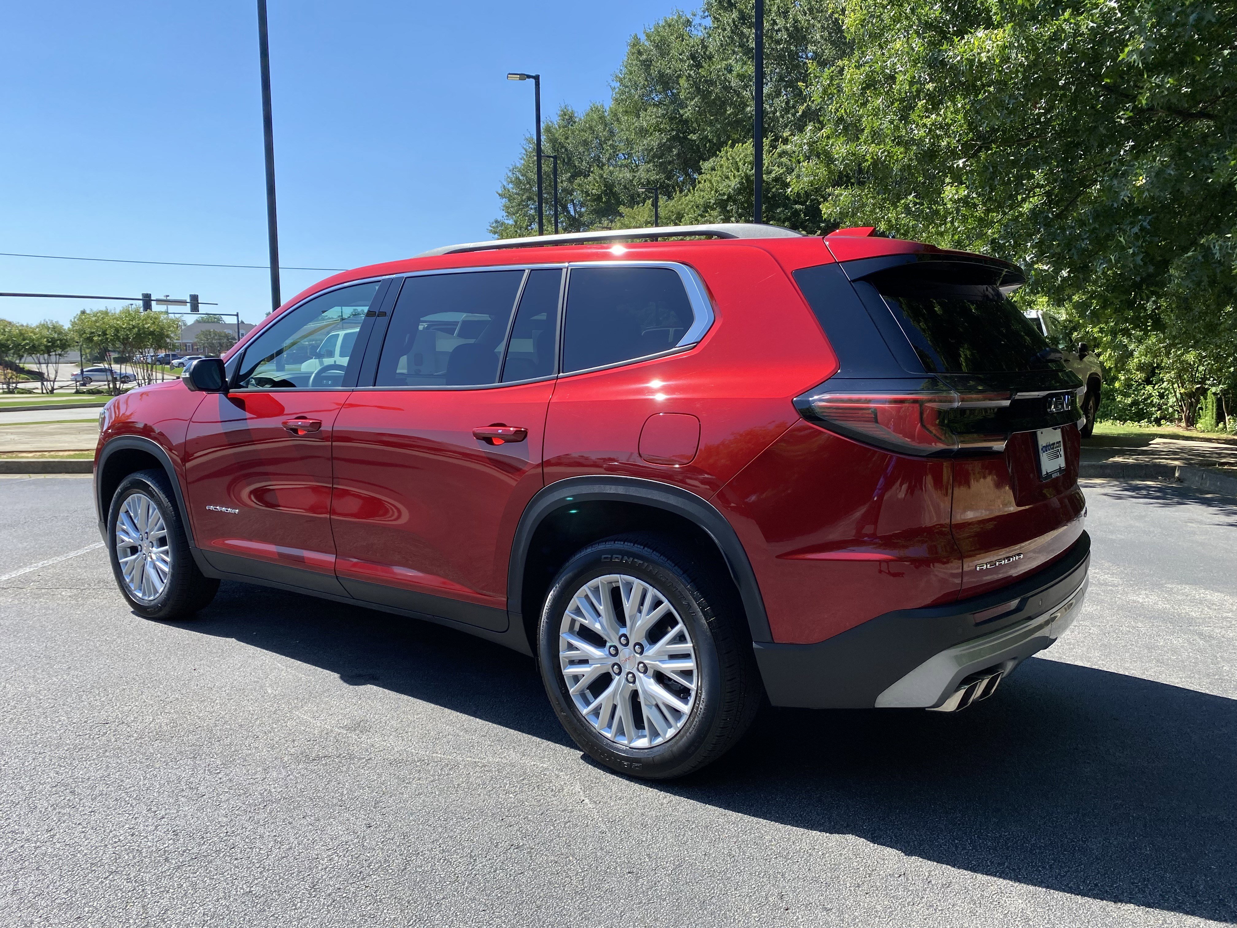 Used 2024 GMC Acadia Elevation w/ Luxury Package FWD image 7