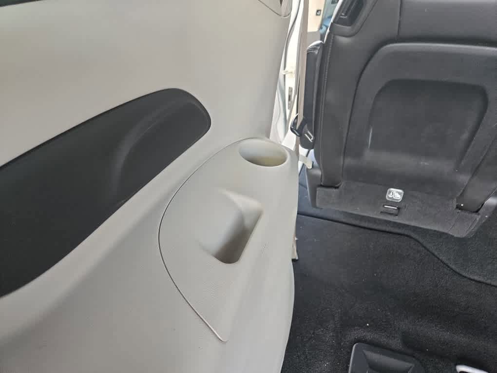 Used 2024 Chrysler Pacifica Touring-L image 57