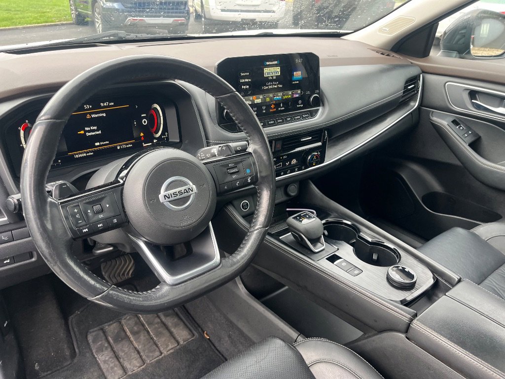 Used 2021 Nissan Rogue Platinum image 8