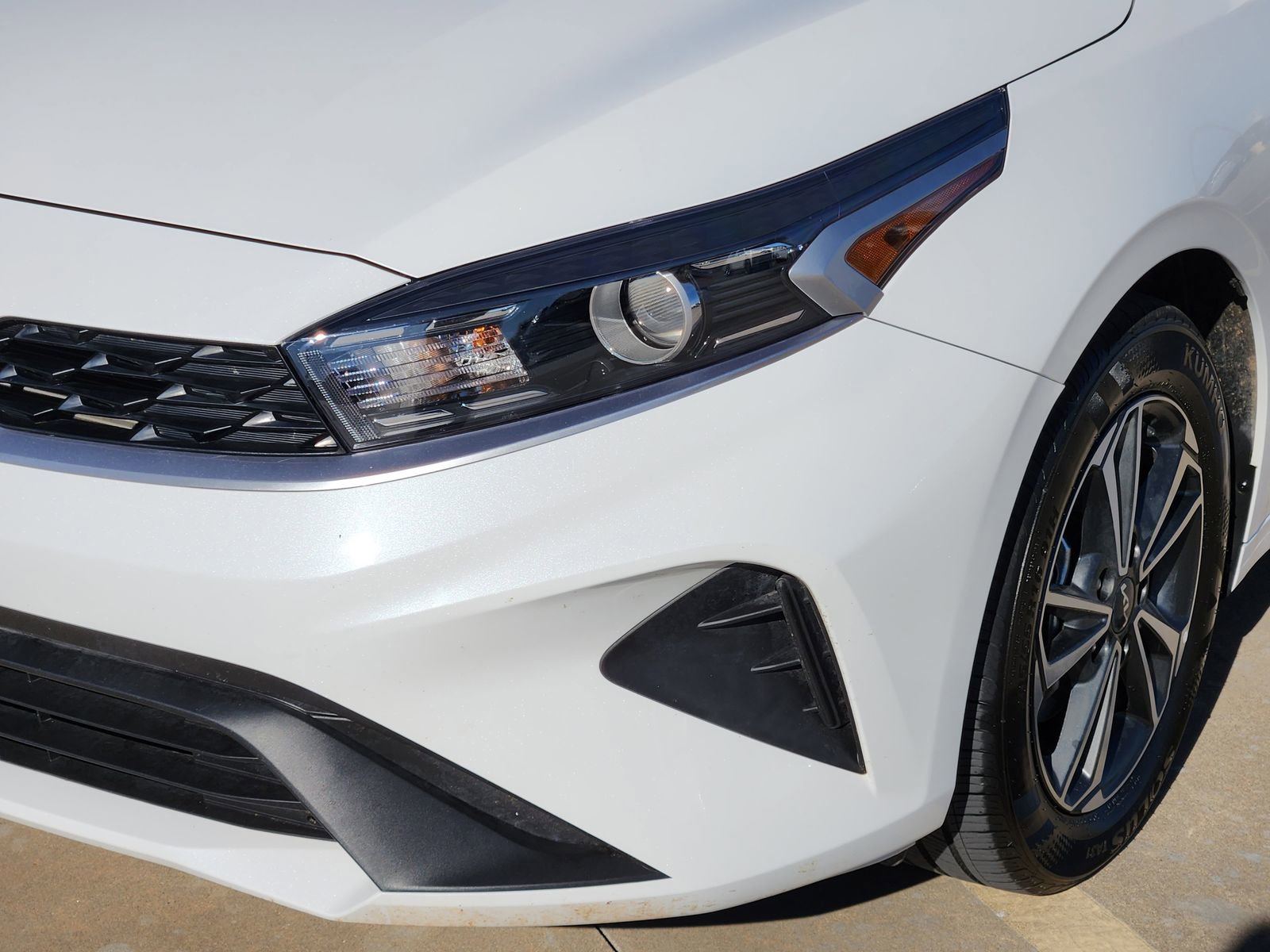 Used 2023 Kia Forte LXS w/ LXS Technology Package image 11