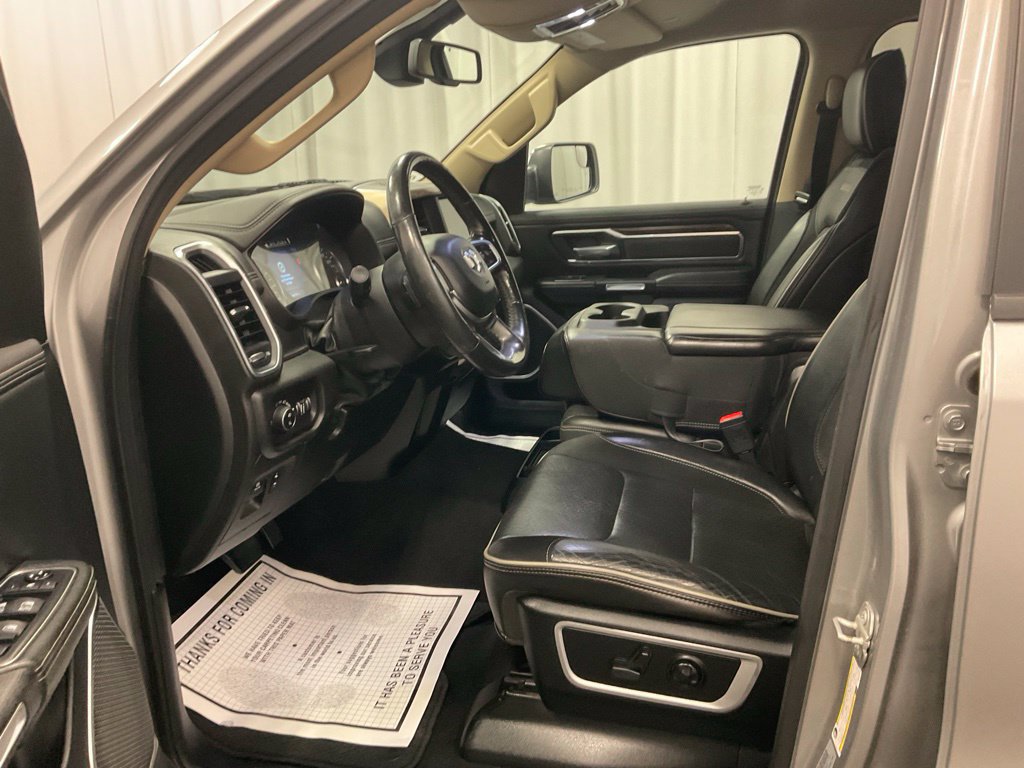 Used 2019 RAM 1500 Laramie AWD/4WD image 7