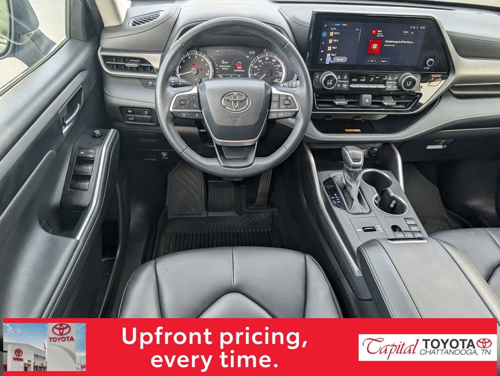 Used 2023 Toyota Highlander XLE FWD image 13