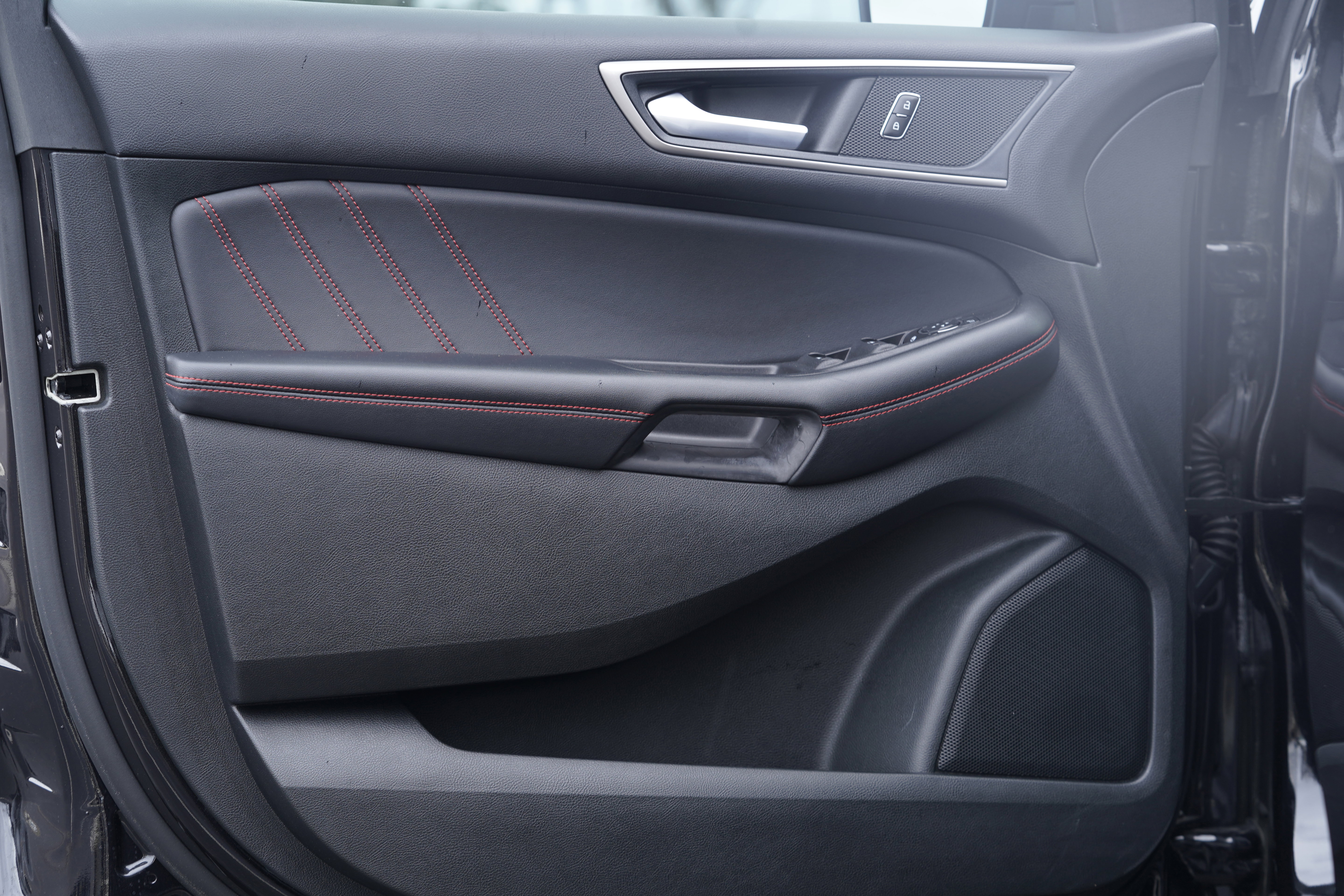 Used 2023 Ford Edge ST-Line image 15