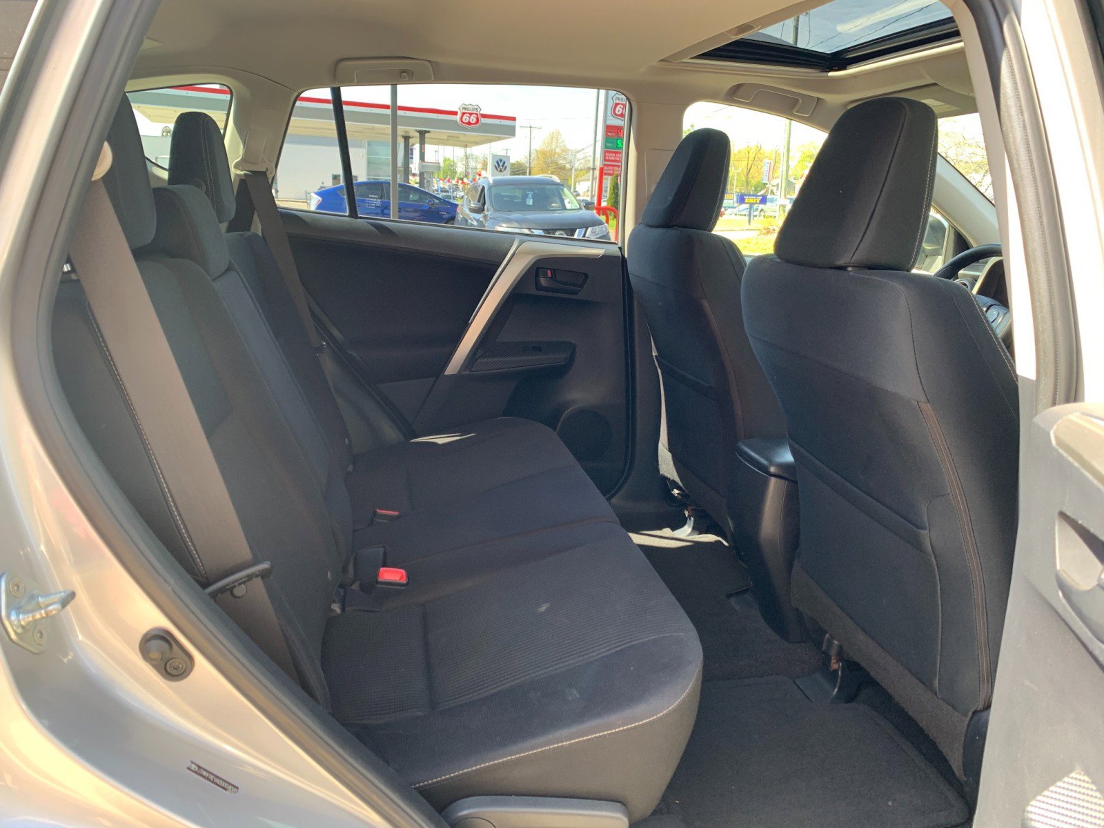 Used 2013 Toyota RAV4 XLE AWD/4WD image 31