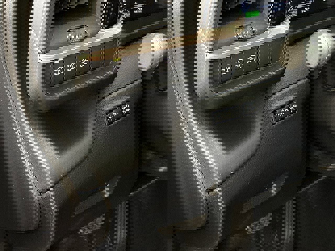 Used 2025 Toyota Crown Signia w/ Advanced Technology Package AWD/4WD image 13