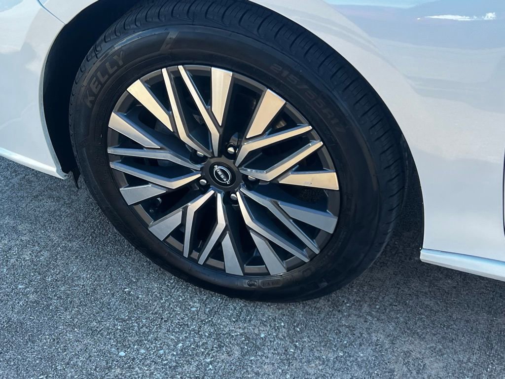 Used 2024 Nissan Altima 2.5 SV image 38