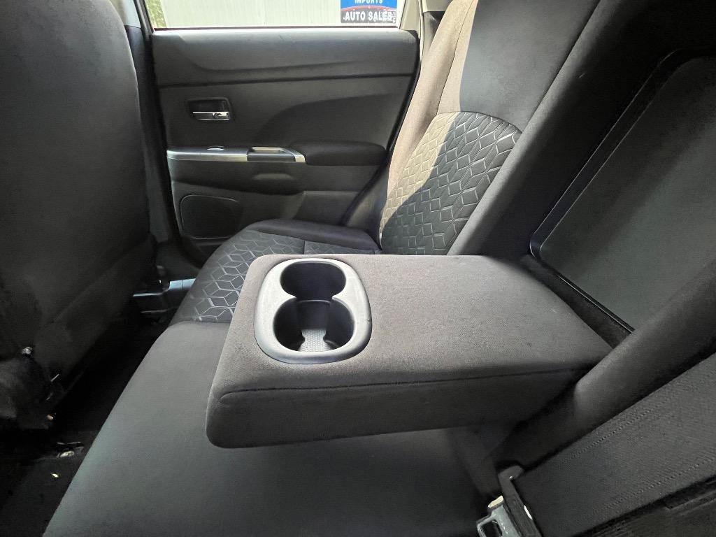 Used 2020 Mitsubishi Outlander Sport SE FWD image 31