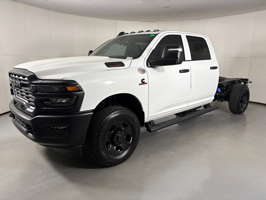 New 2026 RAM 3500 Tradesman AWD/4WD image 4