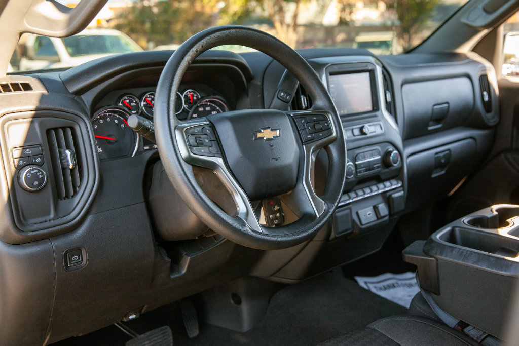 Used 2022 Chevrolet Silverado 1500 Custom w/ Safety Confidence Package RWD image 10