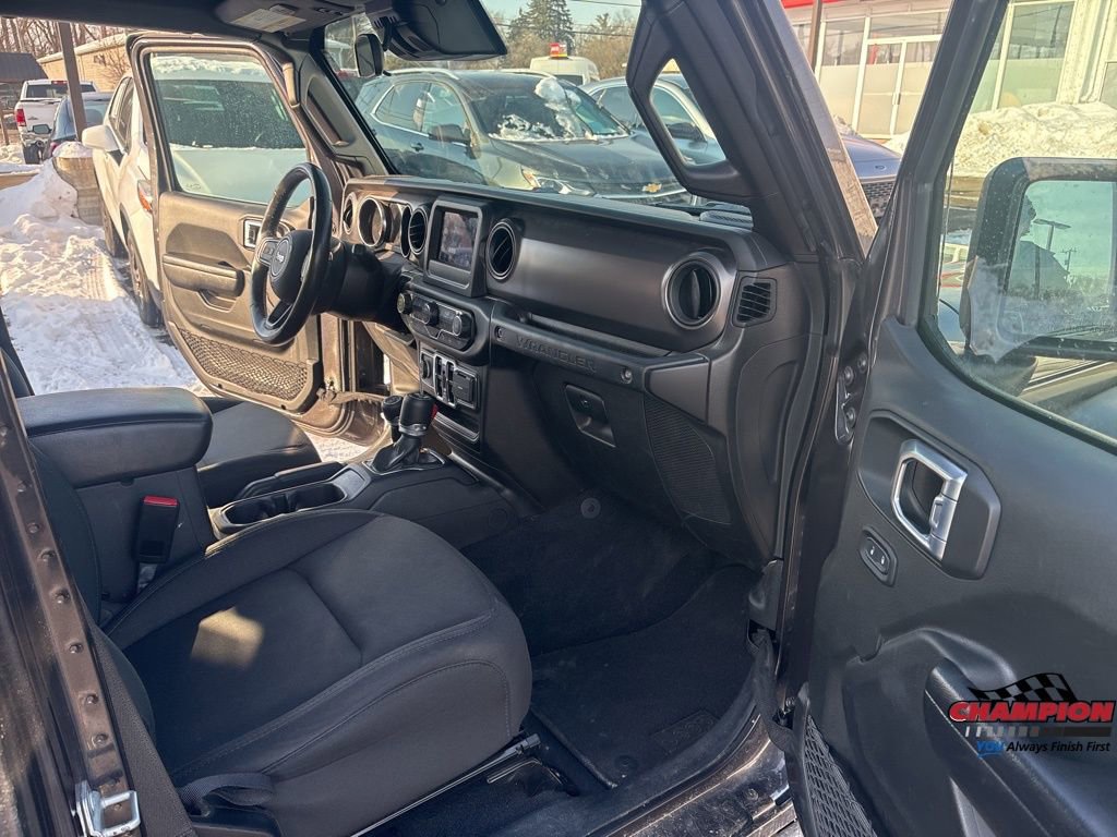 Used 2021 Jeep Wrangler Unlimited Sport image 32