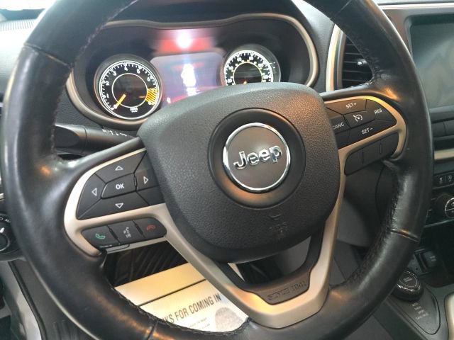 Used 2015 Jeep Cherokee Limited w/ Luxury Group image 17