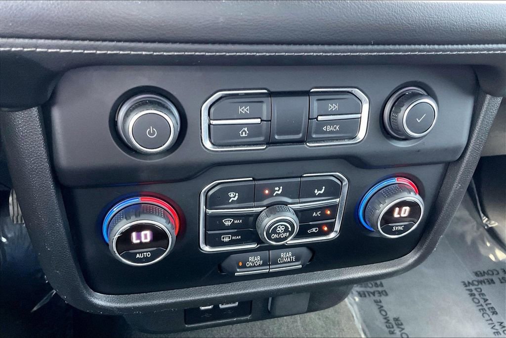 Used 2021 Chevrolet Suburban LS RWD image 30