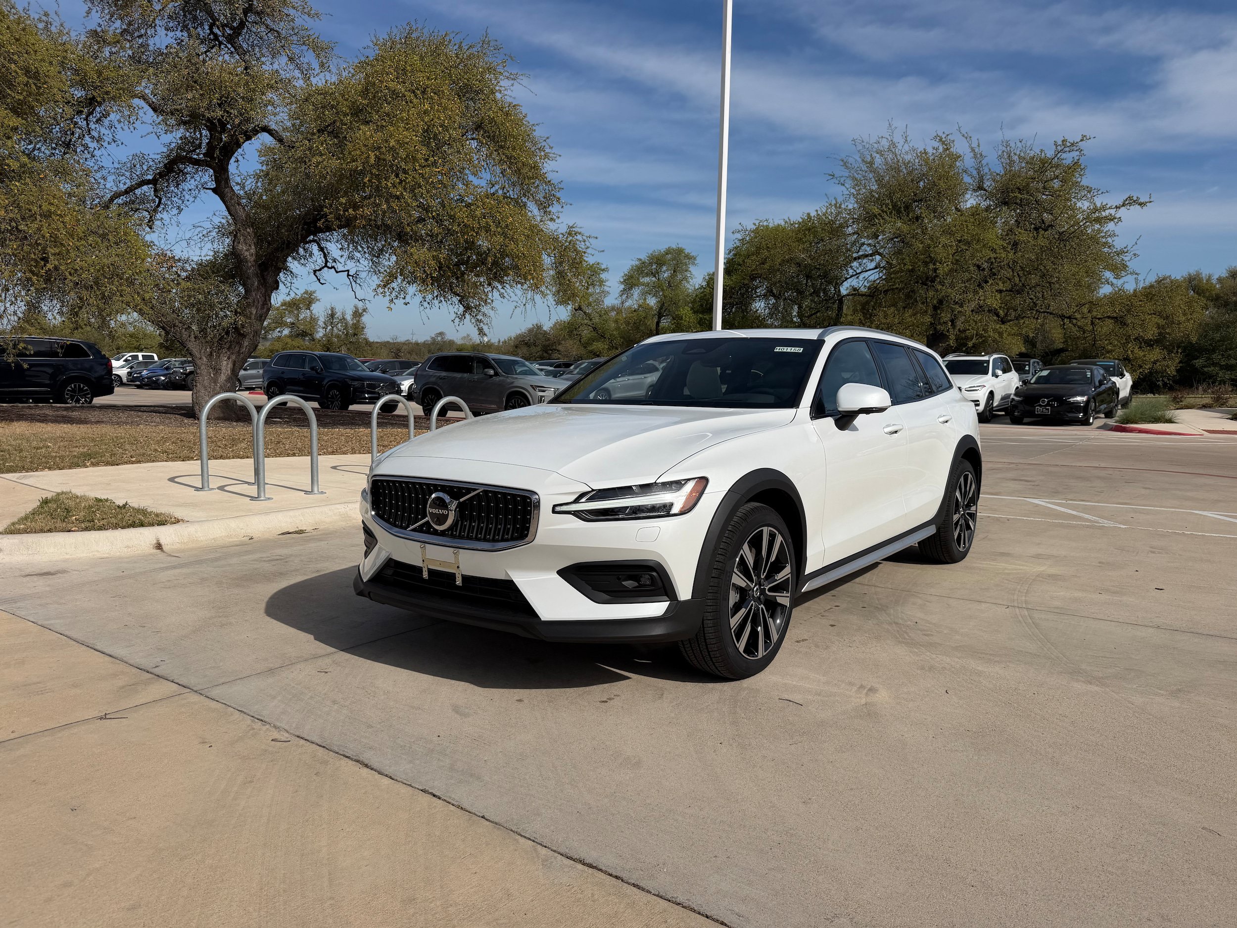 New 2026 Volvo V60 B5 Cross Country Ultra w/ Protection Package Premier AWD/4WD image 2