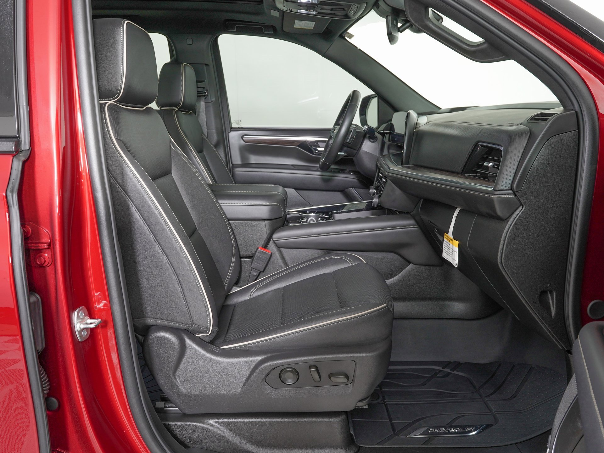 Used 2025 Chevrolet Tahoe Premier w/ Sun And Tow Package image 10