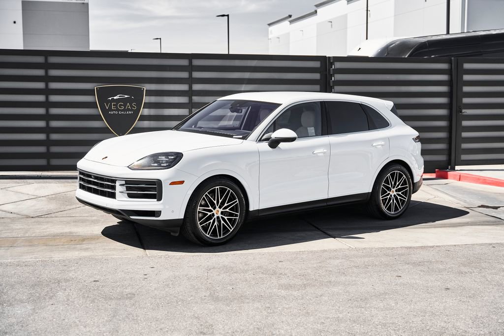 Used 2025 Porsche Cayenne image 5