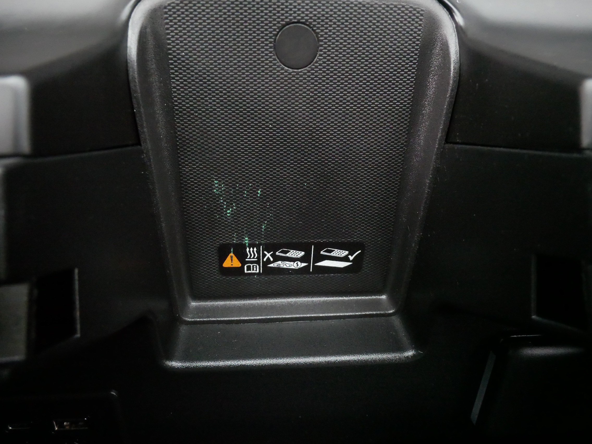 Used 2024 Chevrolet Silverado 1500 LTZ AWD/4WD image 32