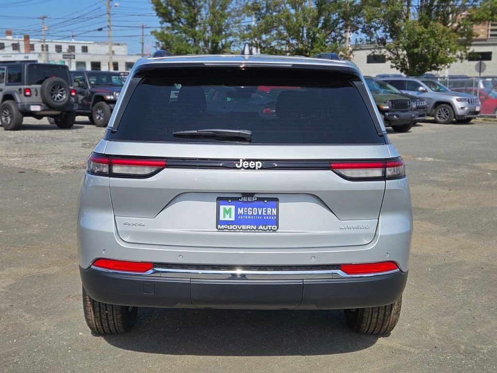 New 2025 Jeep Grand Cherokee Laredo X w/ Luxury Tech Group I image 4