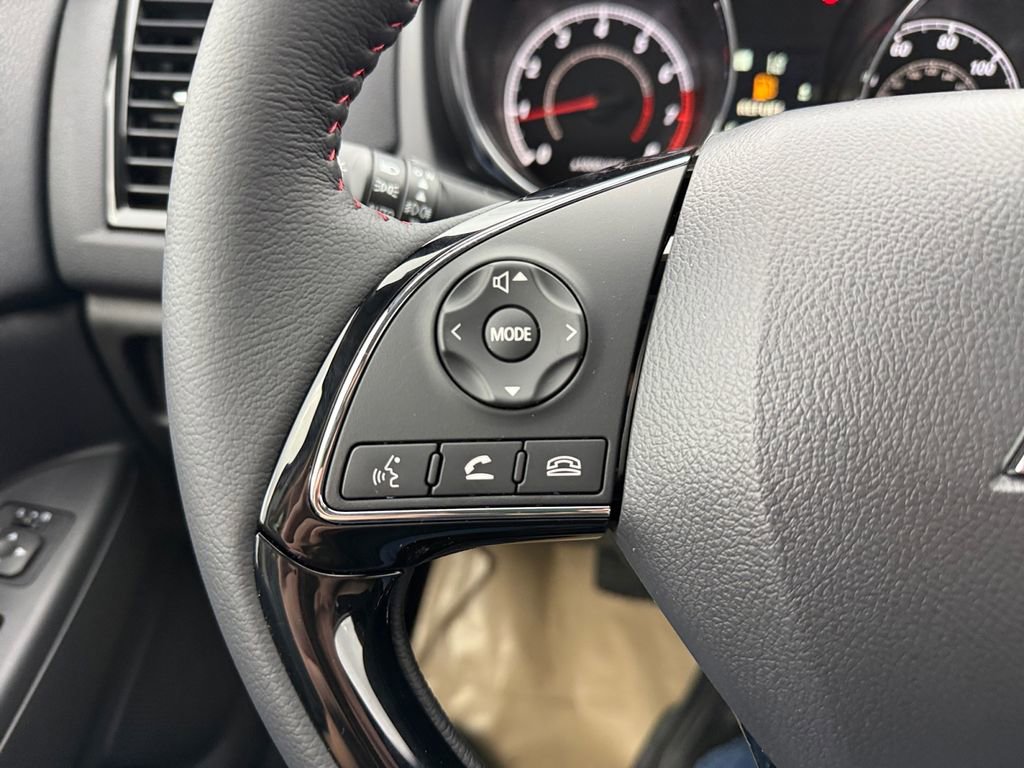 New 2026 Mitsubishi Outlander Sport LE AWD/4WD image 32