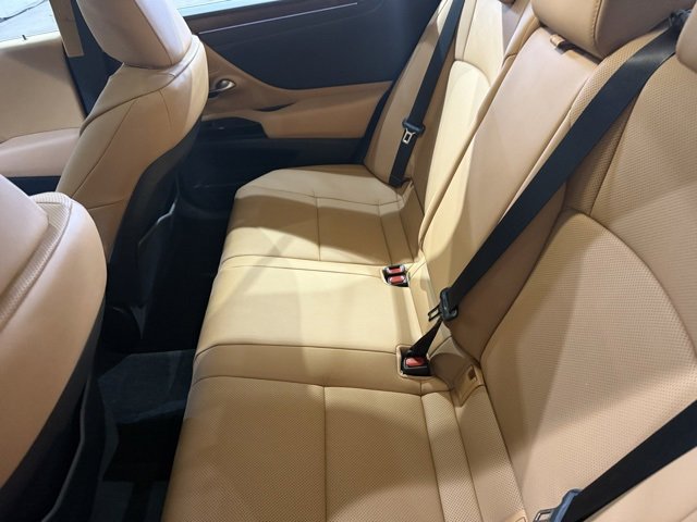 Used 2025 Lexus ES 300h w/ Premium Package image 31