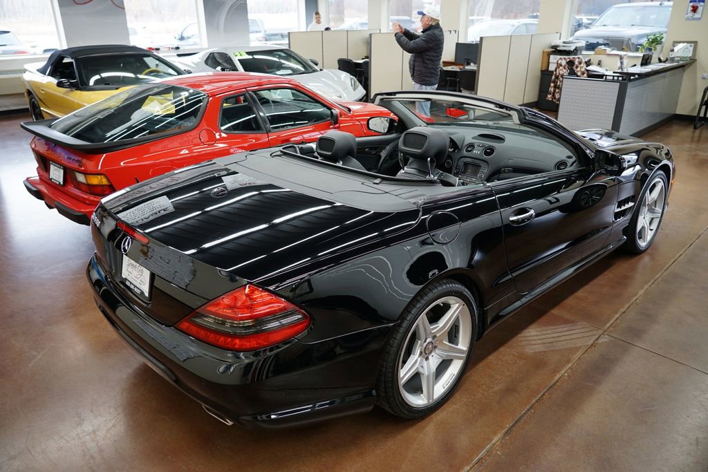 Used 2012 Mercedes-Benz SL 550 image 4