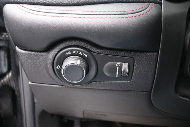 Used 2025 Dodge Durango R/T AWD/4WD image 32