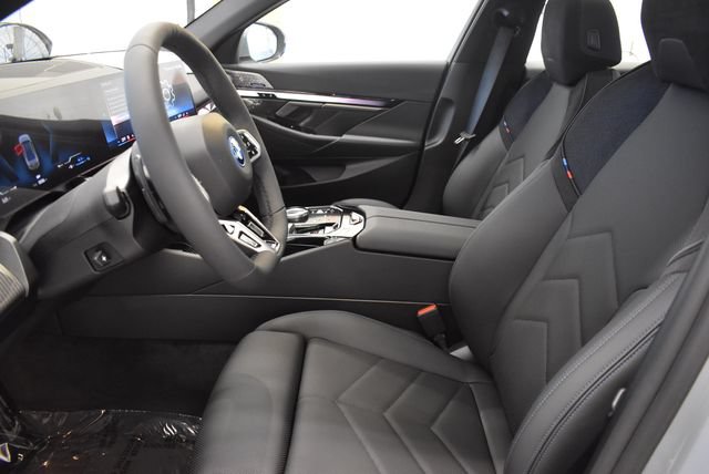 New 2027 BMW 550e xDrive w/ Premium Package AWD/4WD image 22