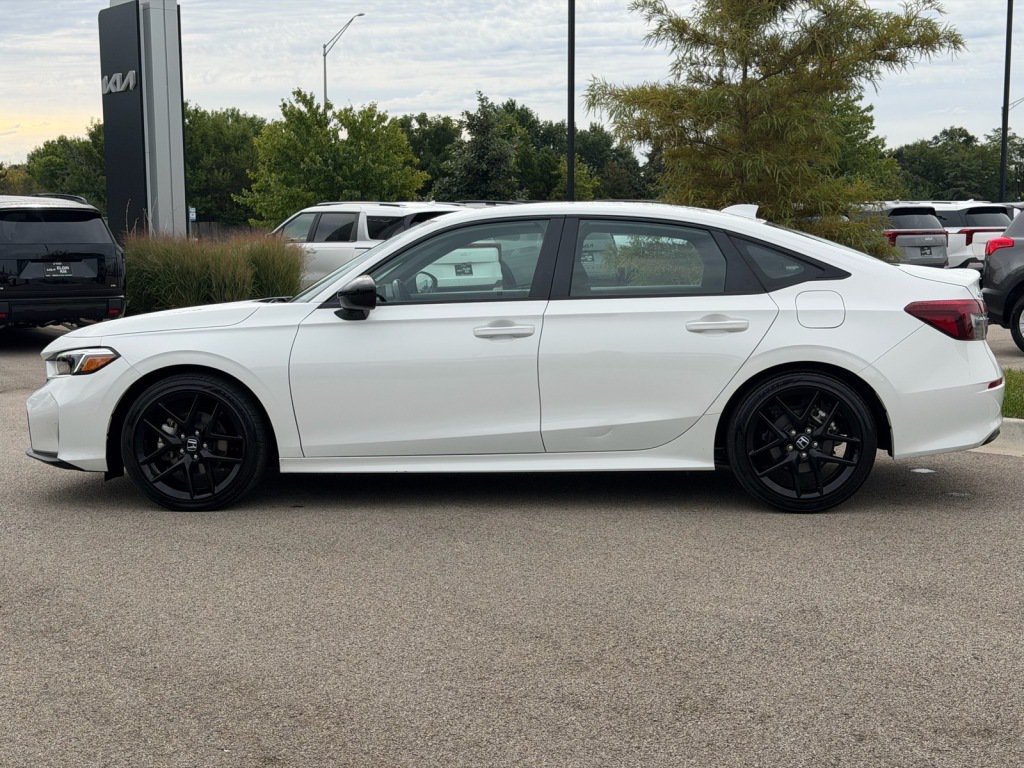 Used 2025 Honda Civic Sport image 3