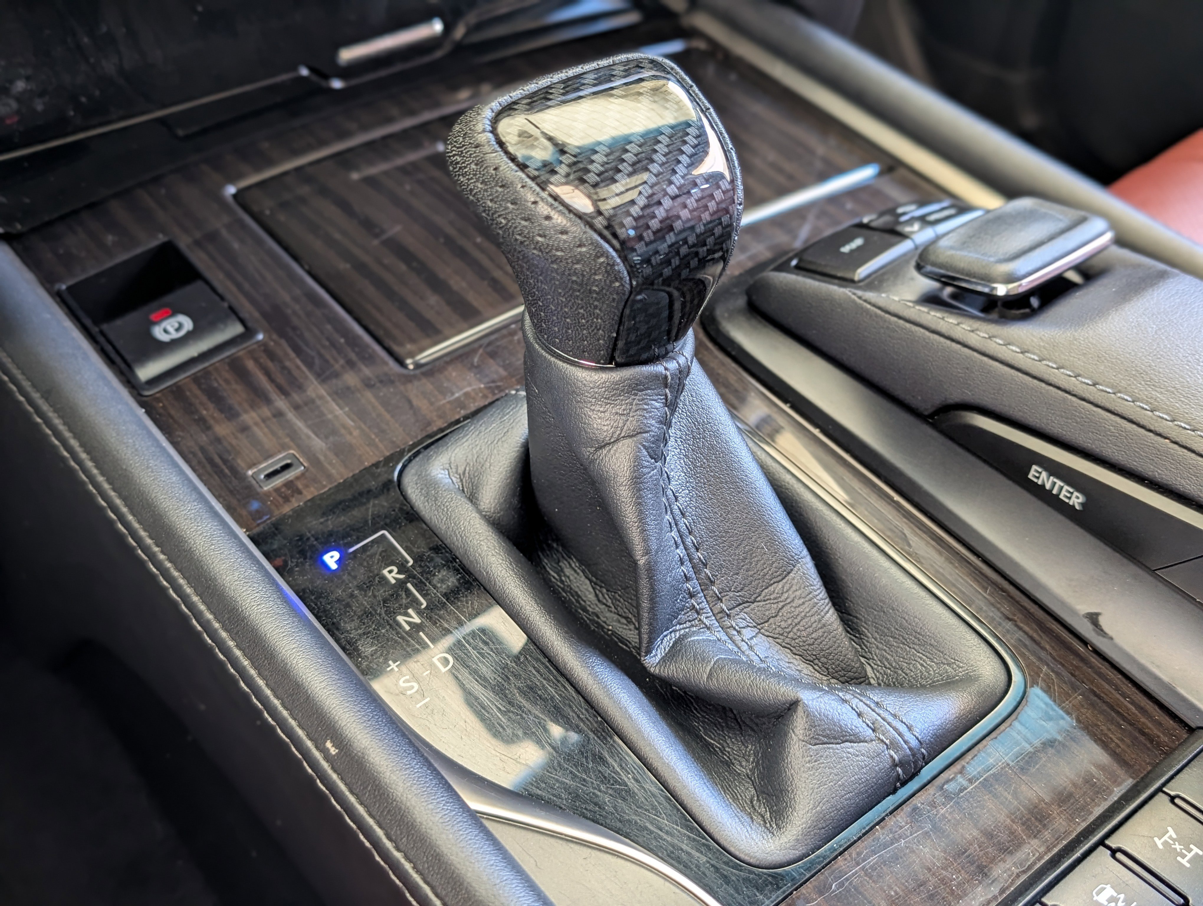 Used 2017 Lexus LX 570 4WD w/ Luxury Package image 37