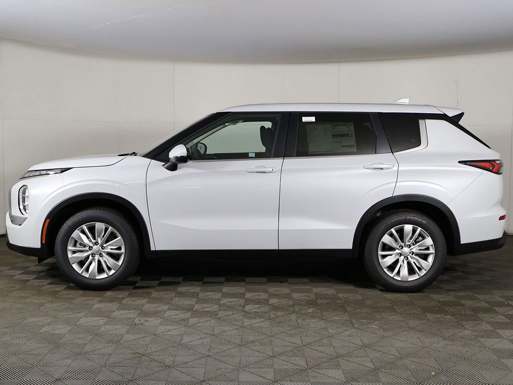 New 2026 Mitsubishi Outlander ES AWD/4WD image 17
