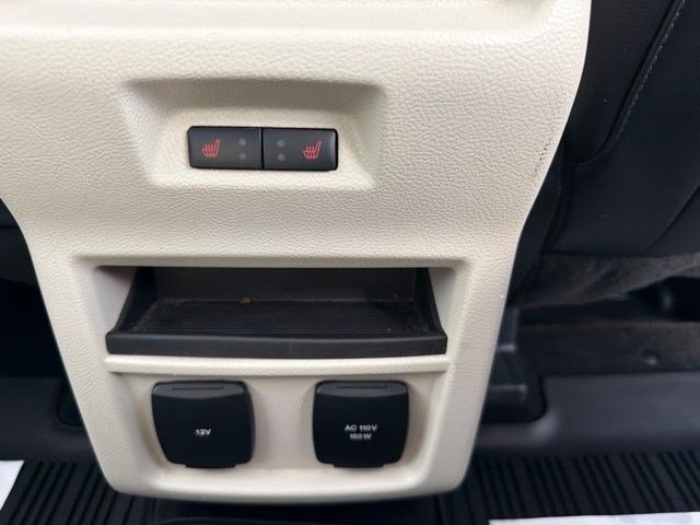Used 2018 Ford Edge Titanium w/ Equipment Group 301A AWD/4WD image 27