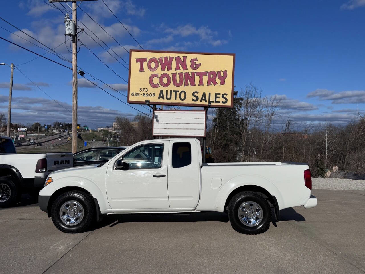 Used 2021 Nissan Frontier S RWD image 4