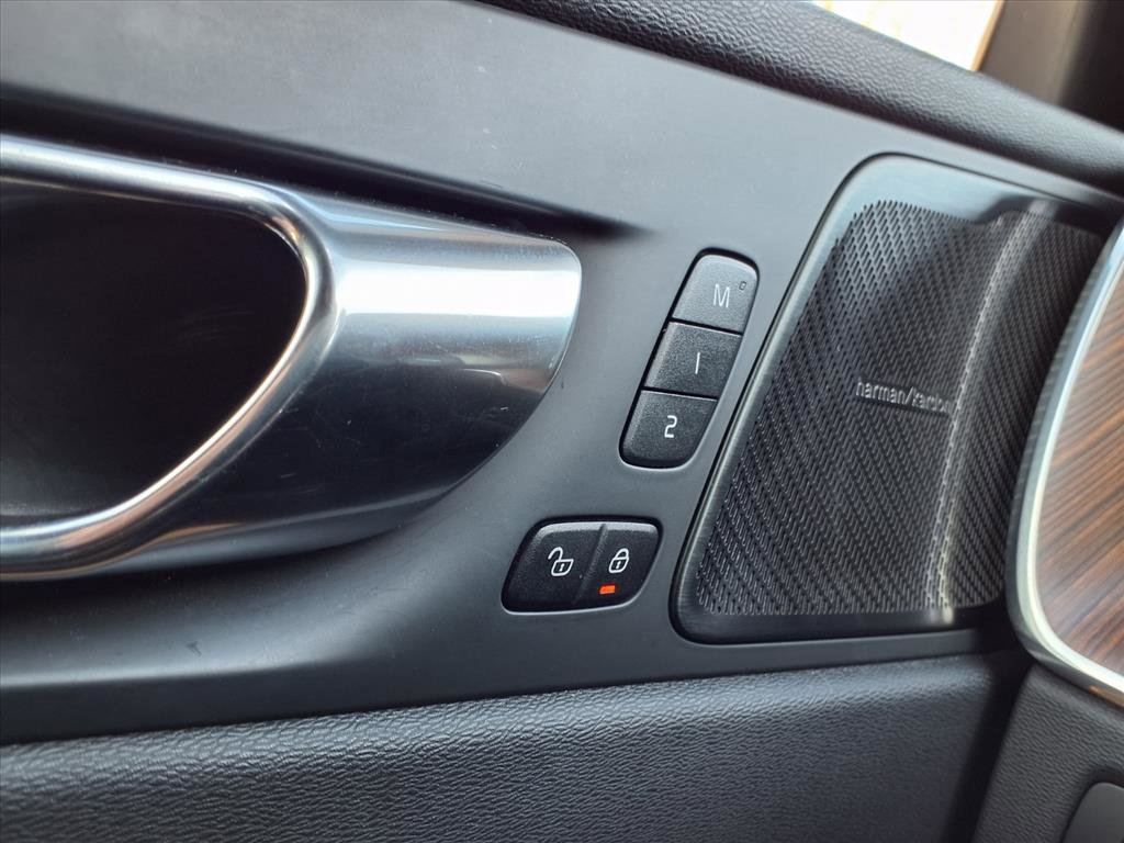 Used 2021 Volvo XC60 T5 Inscription w/ Advanced Package image 21