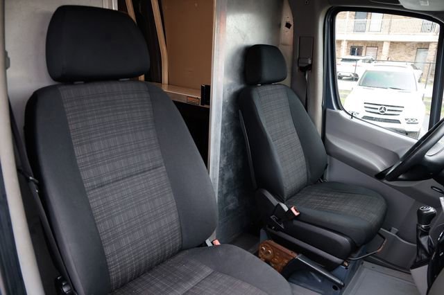 Used 2018 Mercedes-Benz Sprinter 2500 image 12