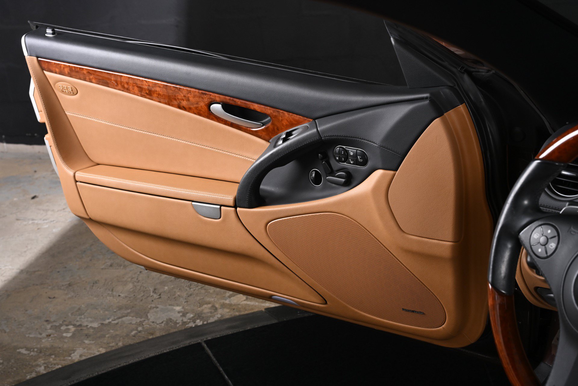 Used 2012 Mercedes-Benz SL 550 image 14