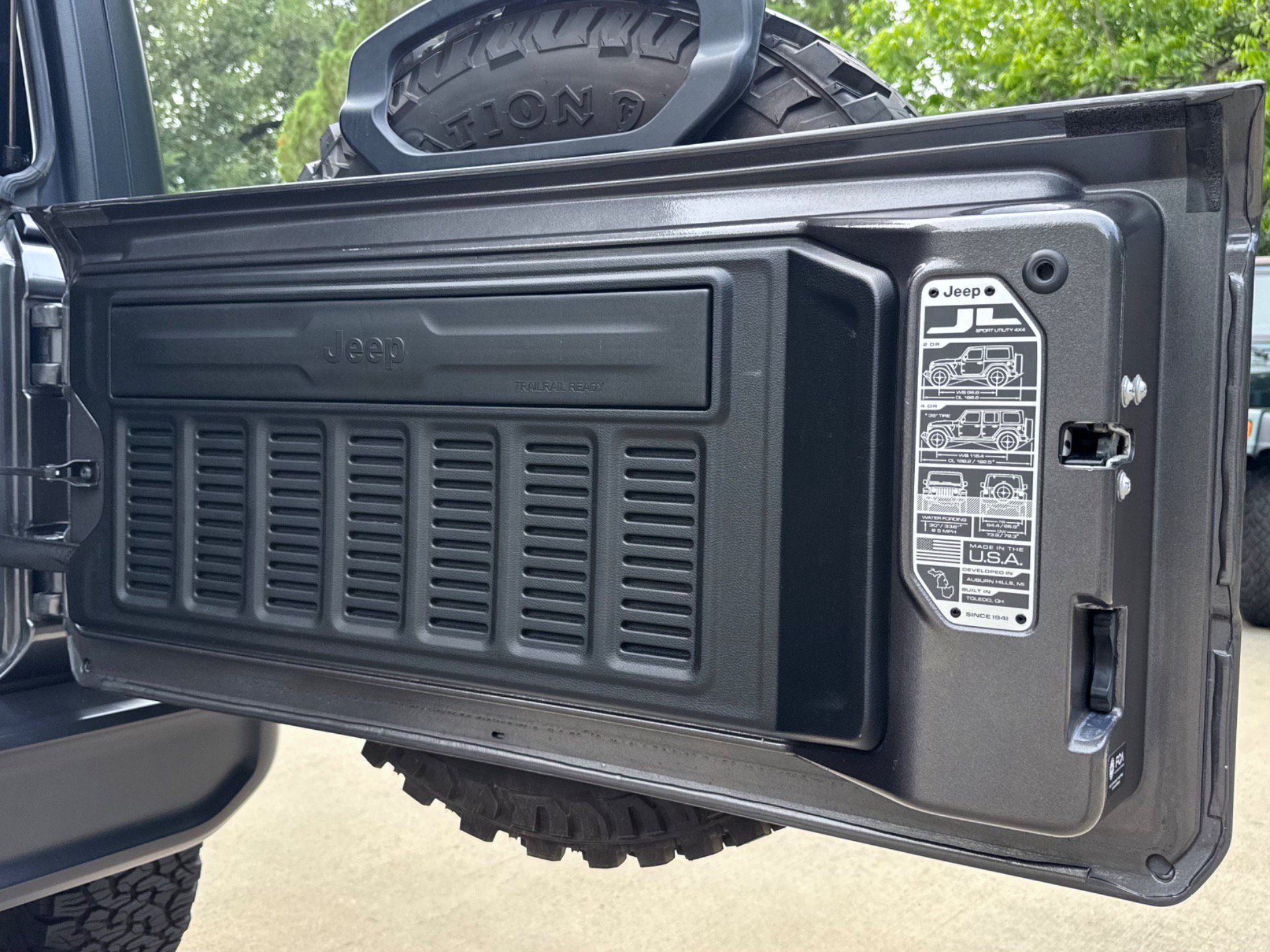 Used 2023 Jeep Wrangler Unlimited AWD/4WD image 16